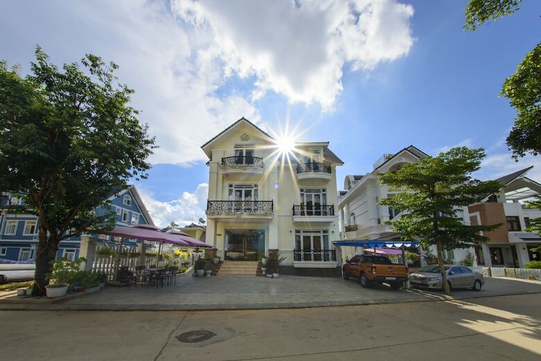 New Golf Valley Hotel