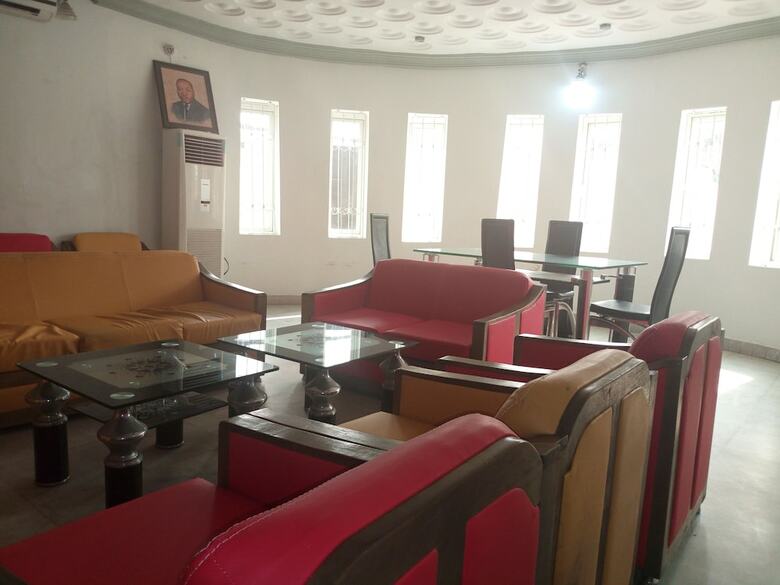 Flamingo Hotel & Suites
