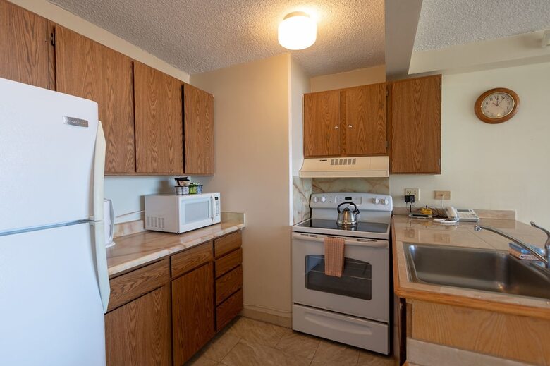 Waikiki Sunset Suite 2404