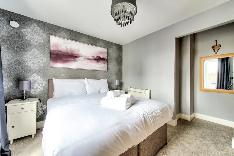 Modern 3 Bed/2bath City Centre Apartment