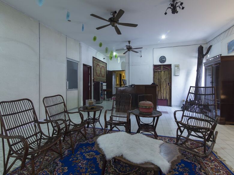 Hotel Oyo 1093 Ali's Motel