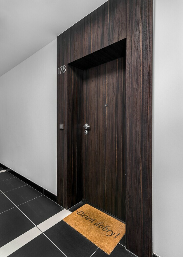 Warsaw Spire Business Apartment