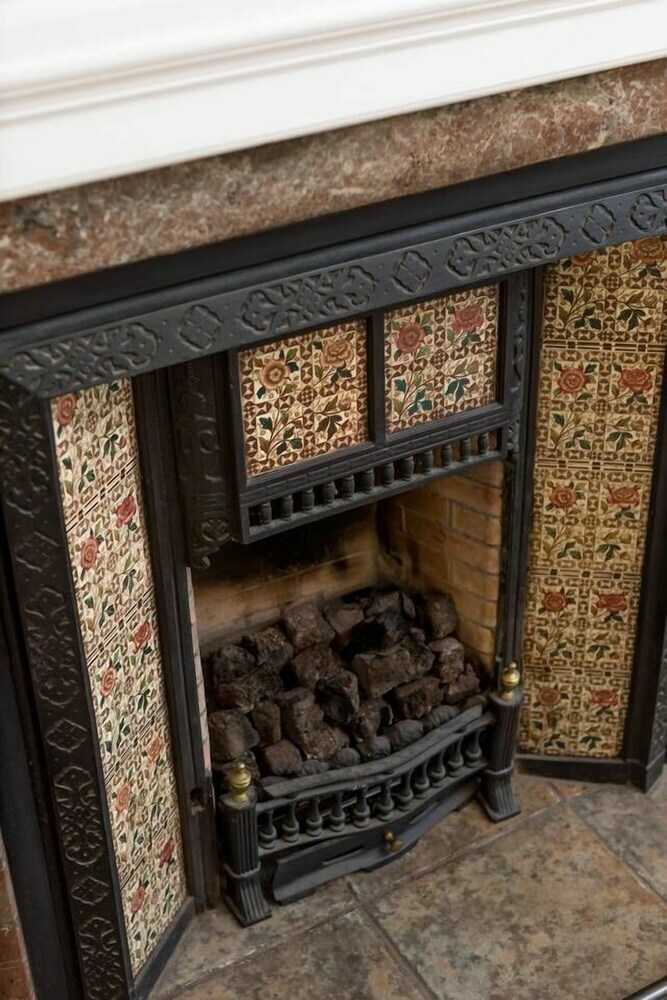 Apartamentos Lovely New Town 2-bedroom Flat With Fireplace