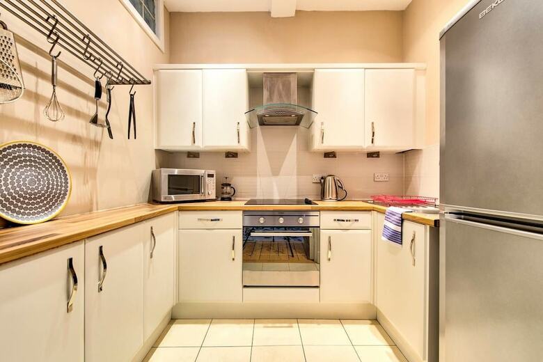 Apartamentos Naturally Well-lit And Intimate 2-bedroom West End Apt