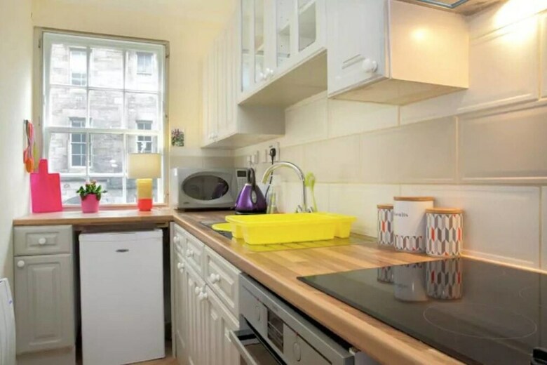 Stylish Castle View Apartment