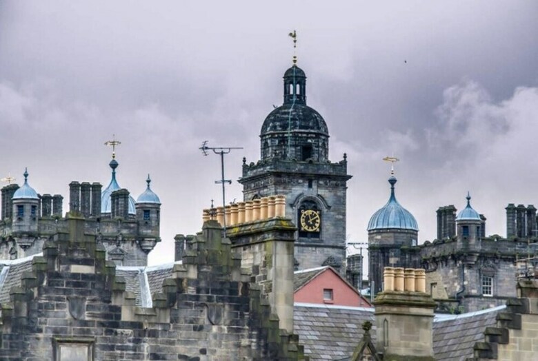 Stylish Castle View Apartment