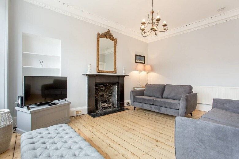 Spacious New Town 3 Bedroom Apartment