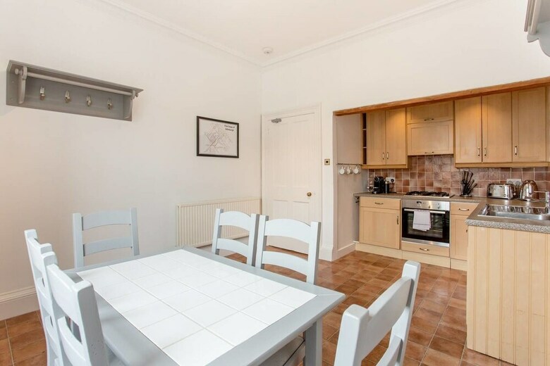 Spacious New Town 3 Bedroom Apartment