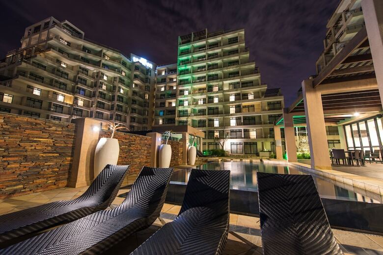 Premier Hotel East London Icc