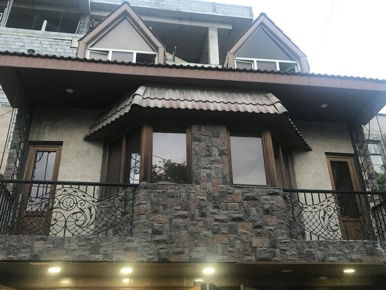 Hostal Armenner Hostel And Tours