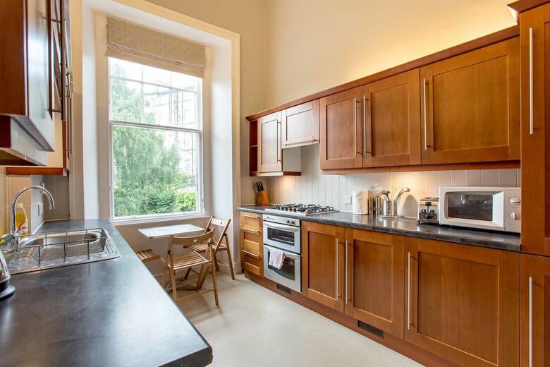 Doune Terrace Apartment: Edinburgh New Town Prime Location