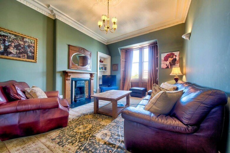 Old Town 1-bed Apartment With Stunning Views