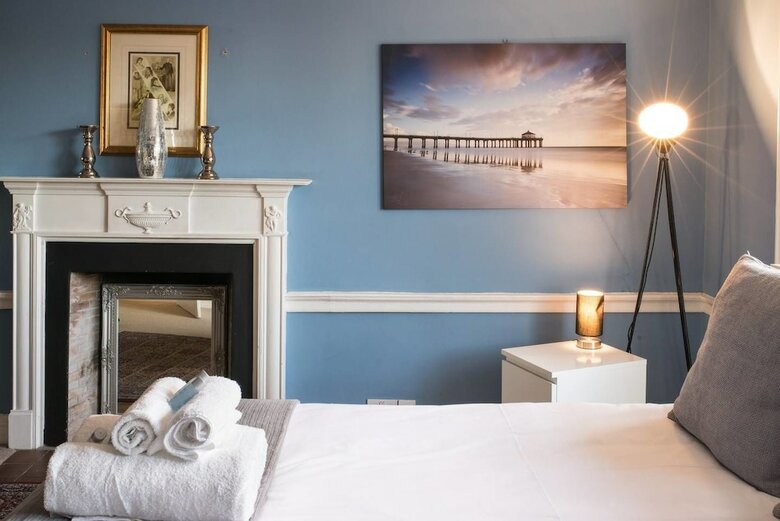Huge Castle Street Apartment