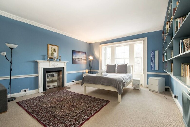 Huge Castle Street Apartment