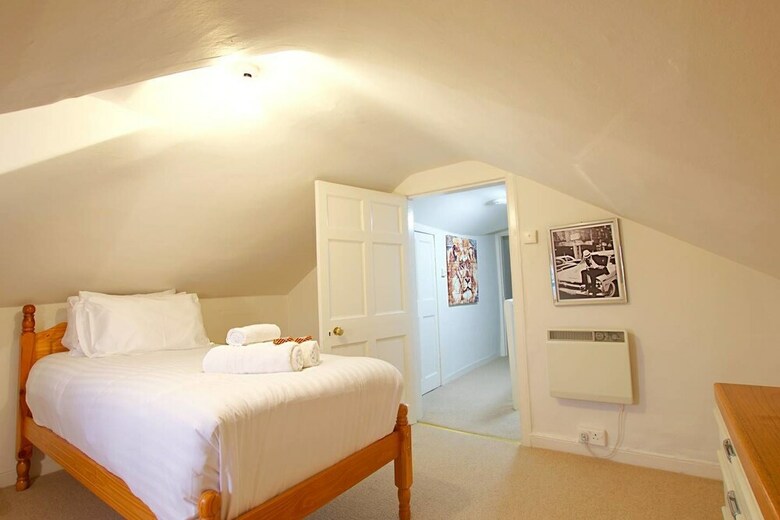Huge Castle Street Apartment