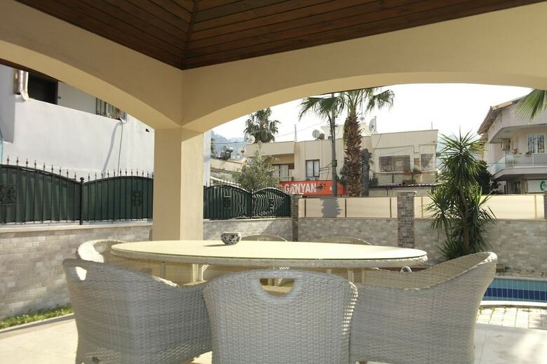 Villa With Private Pool In Icmeler