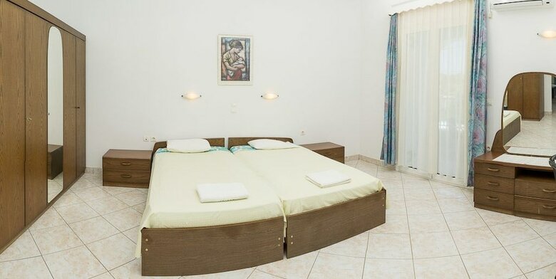 Hotel Anna Studios & Apartments