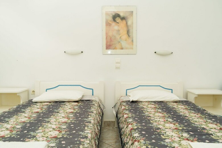 Hotel Anna Studios & Apartments