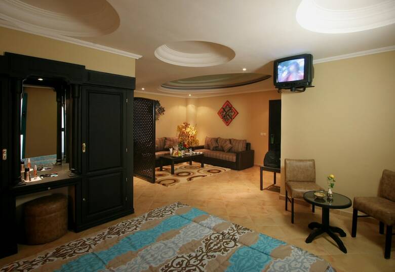 Hotel Tghat