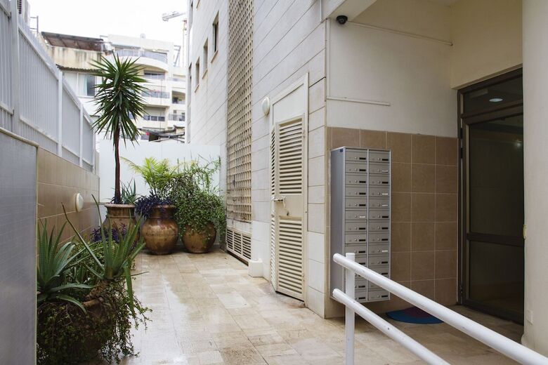 Kav Apartments - Allenby St. 20