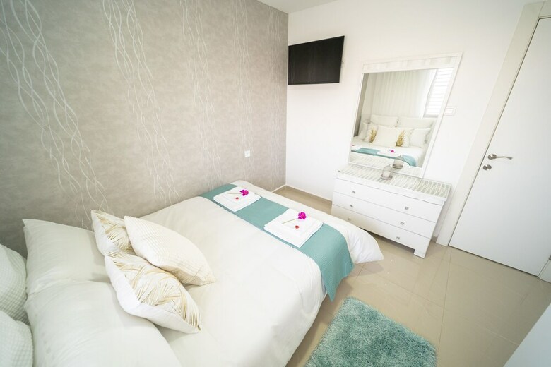 Sea View Spacious 3 Bedroom Apartment