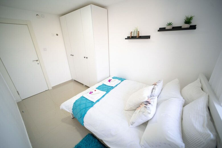 Sea View Spacious 3 Bedroom Apartment