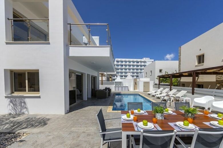 Protaras Sunrise Beach Villa
