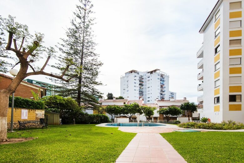 Rentandhomes Los Boliches Apartment