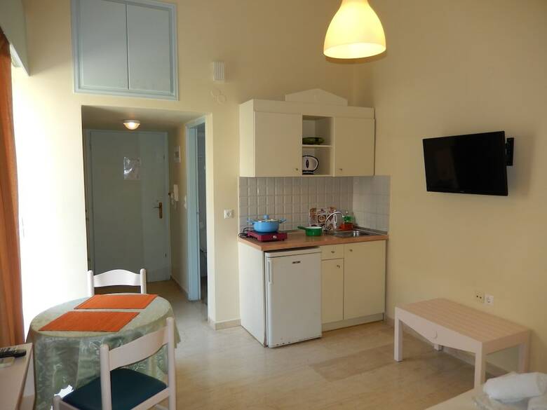 Aloe Apartments & Studios