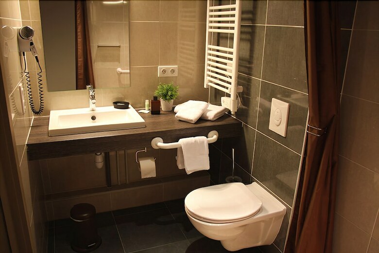 Hotel H�tel Les Aliz�s