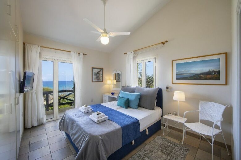 Villa Sirina Waterfront House