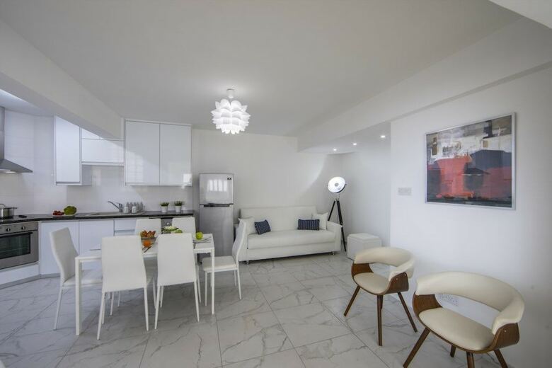 Apartamentos Larnaca Finikoudes Suite 405