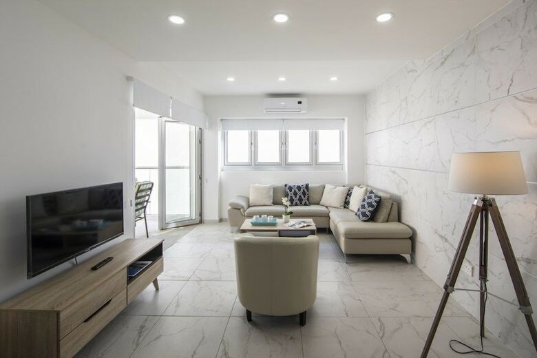 Apartamentos Larnaca Finikoudes Suite 405
