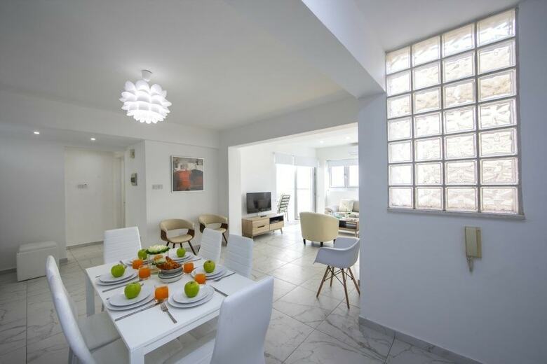 Apartamentos Larnaca Finikoudes Suite 405