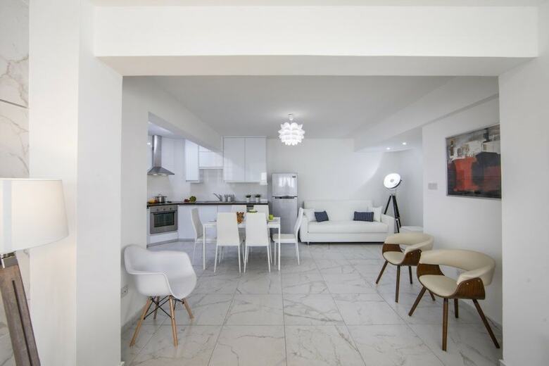 Apartamentos Larnaca Finikoudes Suite 405