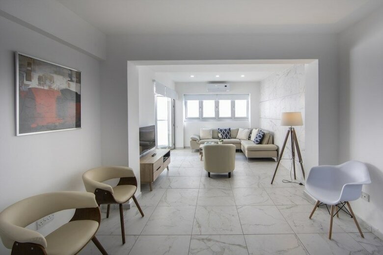 Apartamentos Larnaca Finikoudes Suite 405