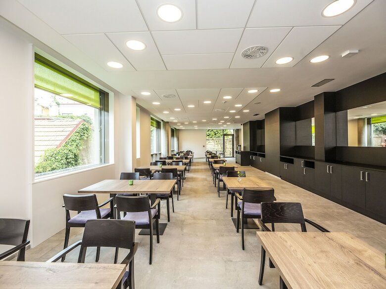 Ea Hotel Tammel