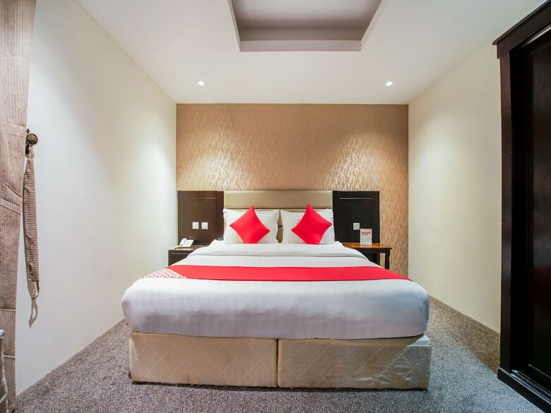 Oyo 200 Majestic Houses