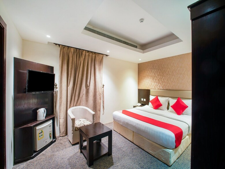 Oyo 200 Majestic Houses