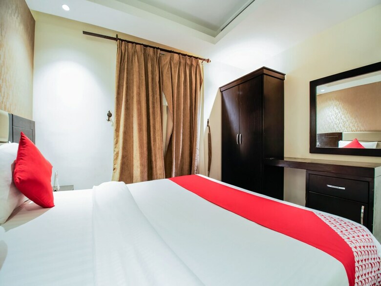Oyo 200 Majestic Houses