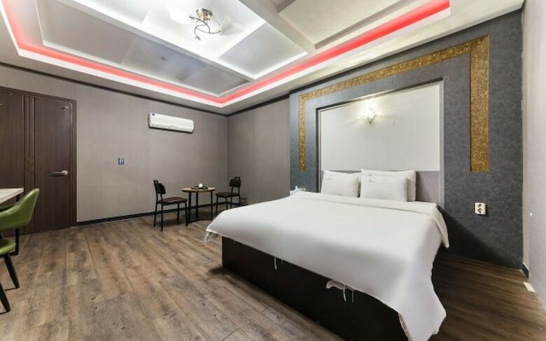 Hotel No.1