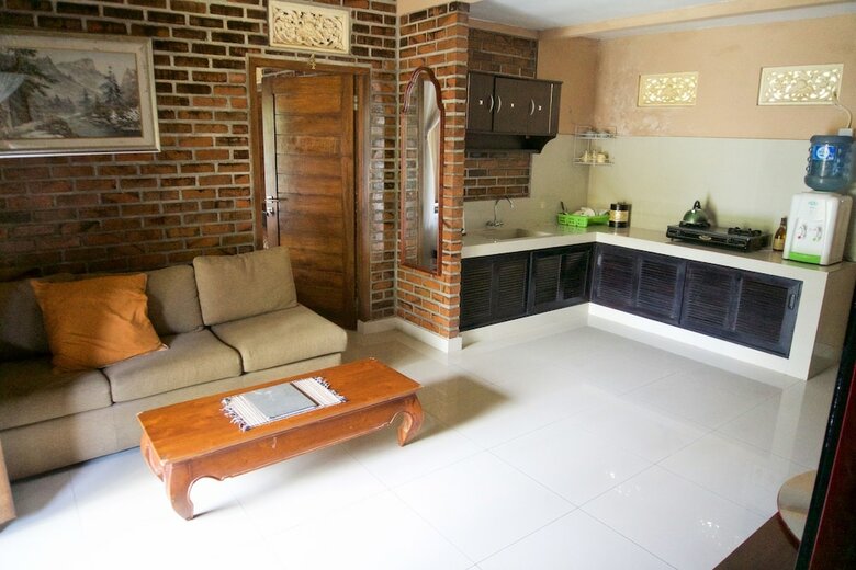 Bed & Breakfast Astana Swaha Villa