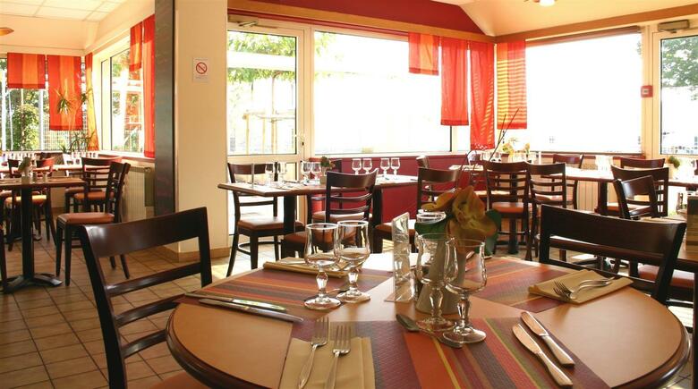 Kyriad Hotel Lyon Givors