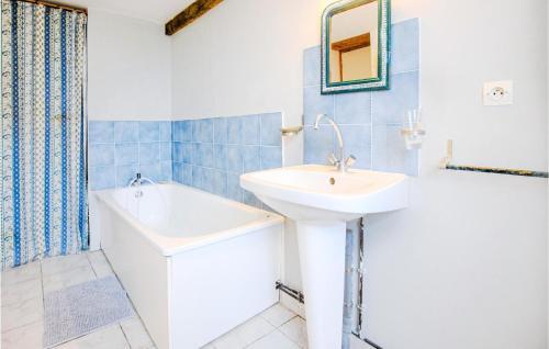 Holiday Home Cour Maqueron N-794