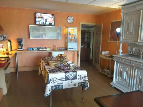 Hotel Le Logis Des Pr�s Braheux