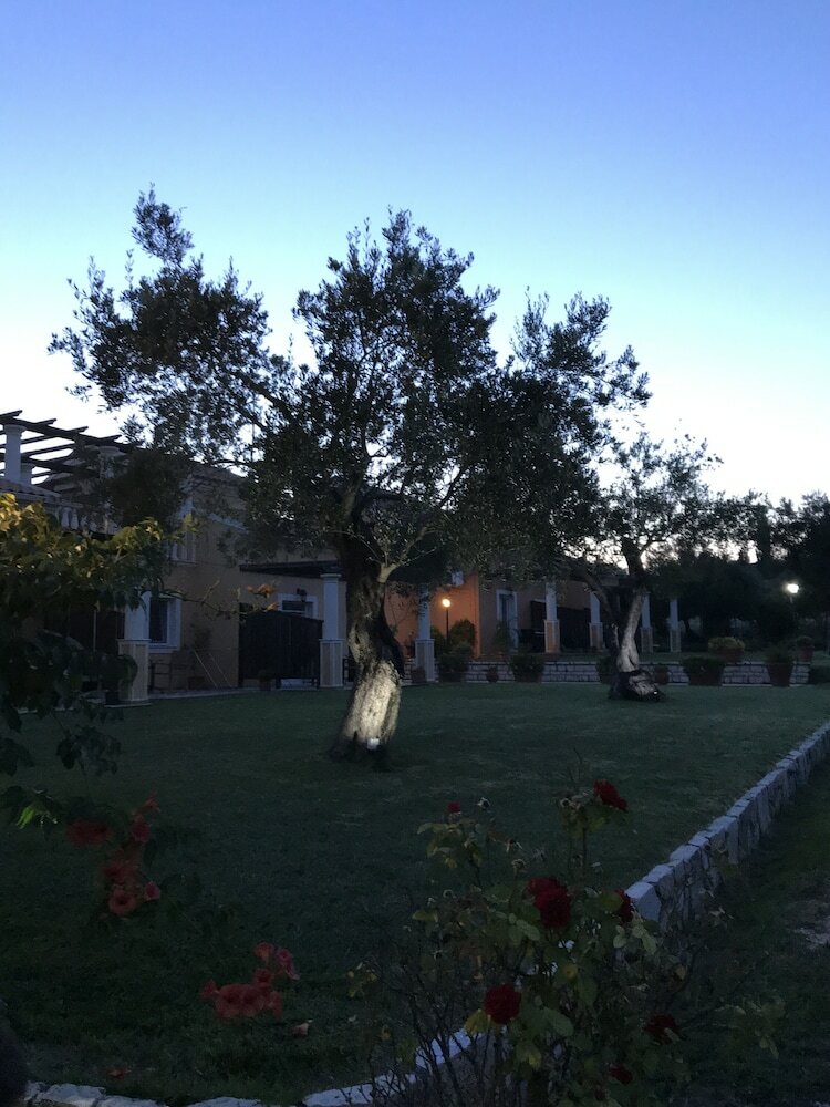Apartamentos Ballas Paradise