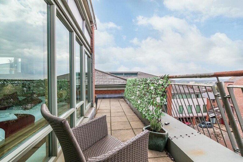 Apartamentos Raleigh Penthouse