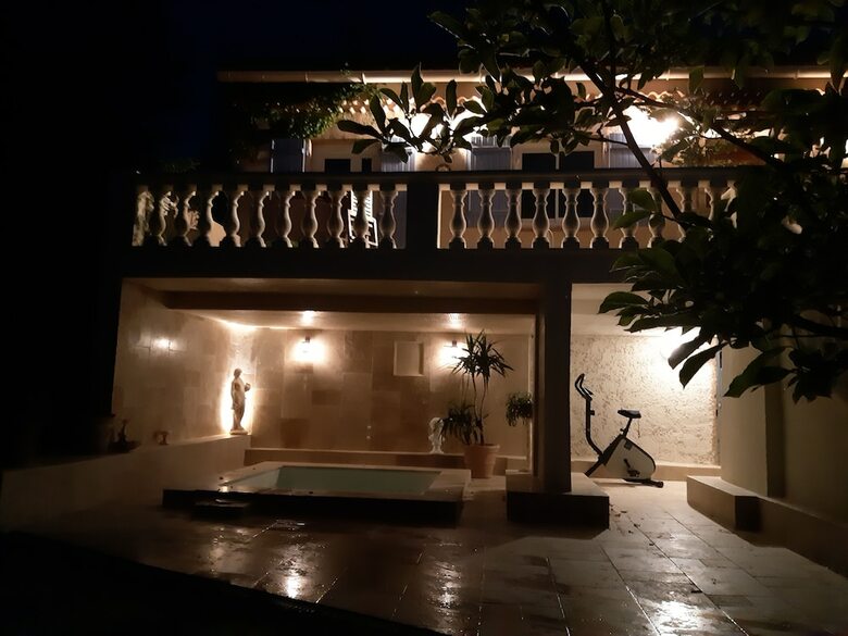 Villa La Licorne Piscine, Jacuzzi, Massages,tennis