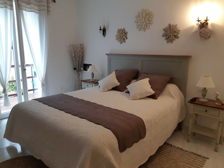 Villa La Licorne Piscine, Jacuzzi, Massages,tennis