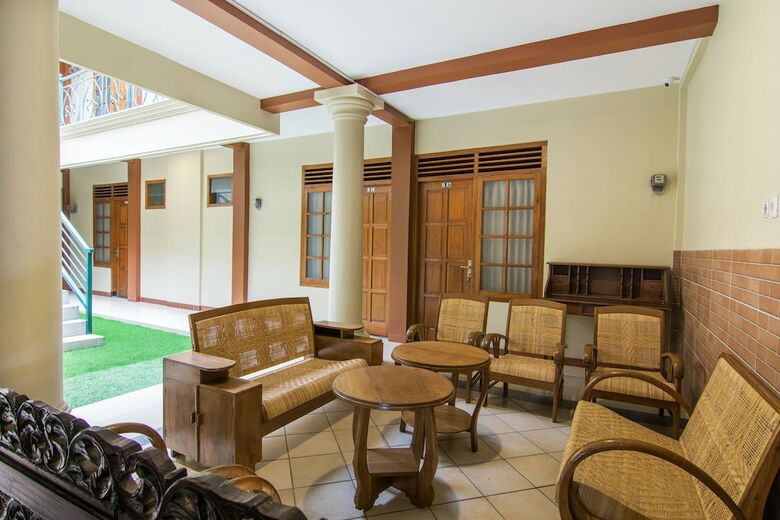 Hostal Oyo 890 Dewi Fortuna Guest House